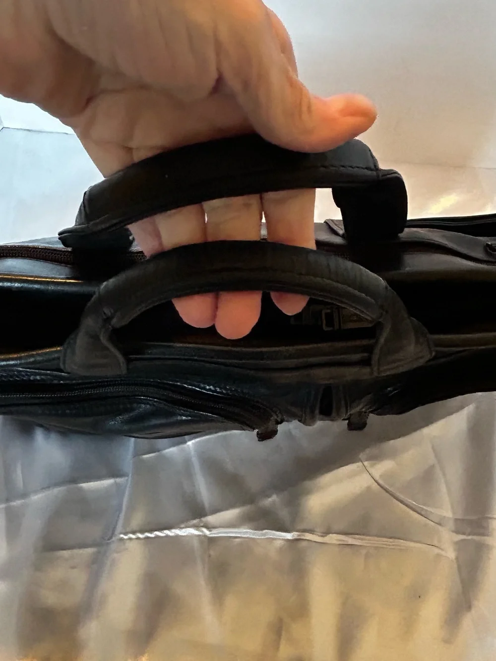 TUMI Black Leather Briefcase Laptop Bag Expandable Business Travel ALPHA 901D3